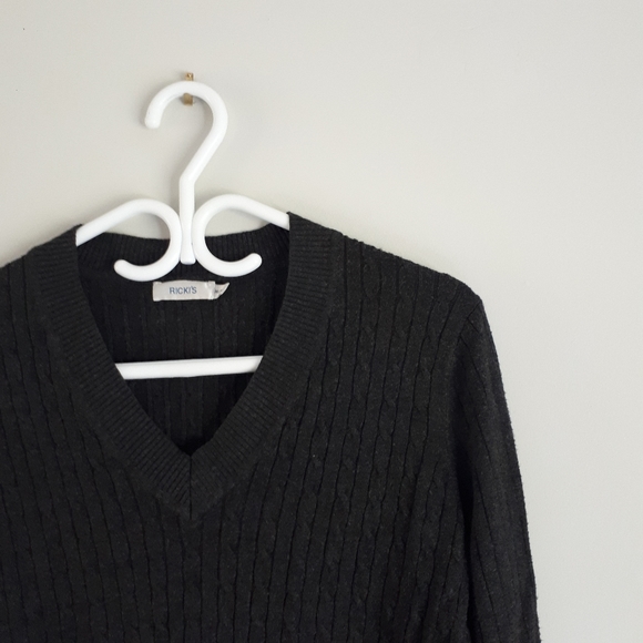 Cable Knit V-Neck Sweater - Picture 4 of 7